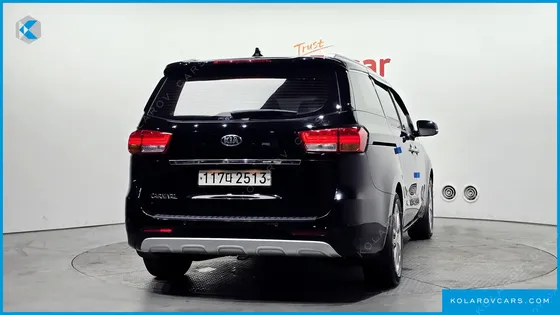 KIA CARNIVAL 9-SEATER NOBLESSE