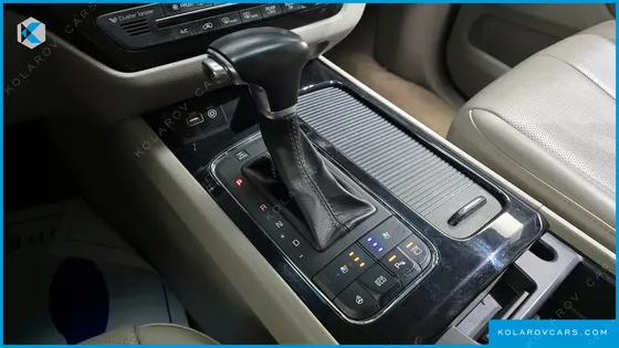 KIA CARNIVAL 9-SEATER NOBLESSE