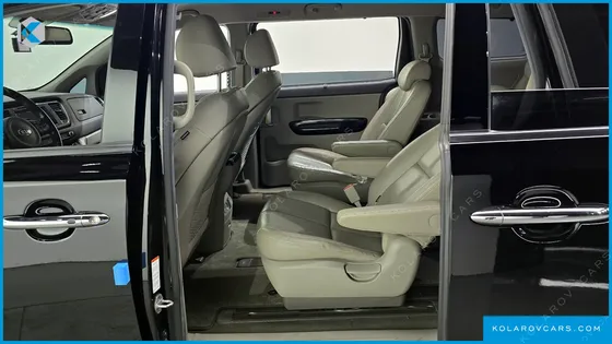 KIA CARNIVAL 9-SEATER NOBLESSE