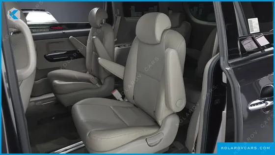 KIA CARNIVAL 9-SEATER PRSTIGE