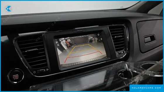 KIA CARNIVAL 9-SEATER PRSTIGE