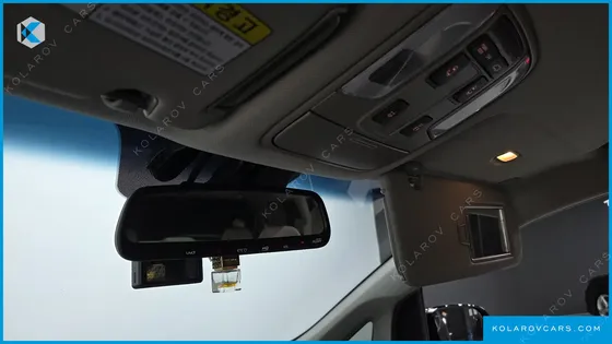 KIA CARNIVAL 9-SEATER PRSTIGE
