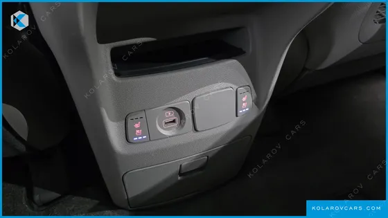 KIA CARNIVAL 9-SEATER PRSTIGE