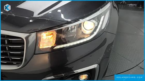 KIA CARNIVAL 9-SEATER PRSTIGE