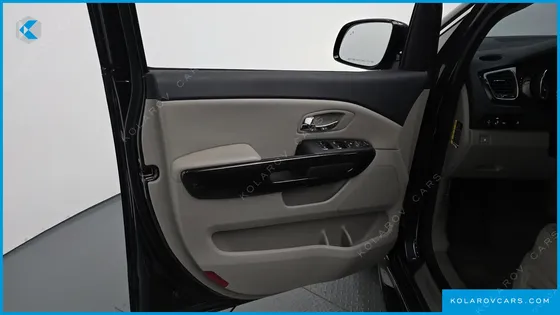 KIA CARNIVAL 9-SEATER PRSTIGE