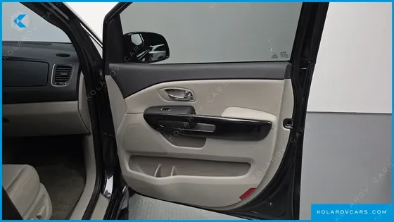 KIA CARNIVAL 9-SEATER PRSTIGE