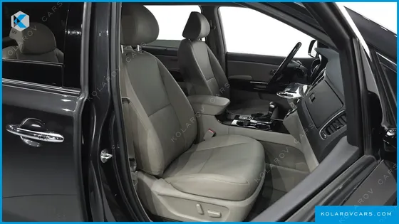 KIA CARNIVAL 9-SEATER PRSTIGE