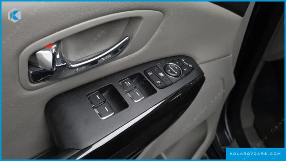 KIA CARNIVAL 9-SEATER PRSTIGE
