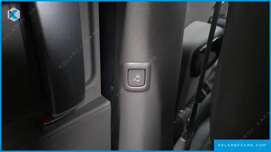 KIA CARNIVAL 9-SEATER PRSTIGE