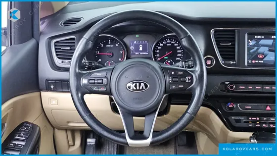 KIA CARNIVAL 9-SEATER HI-LIMOUSINE