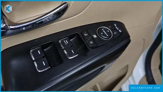 KIA CARNIVAL 9-SEATER HI-LIMOUSINE
