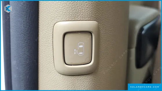 KIA CARNIVAL 9-SEATER HI-LIMOUSINE