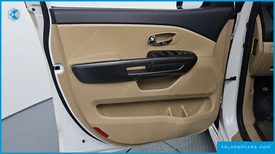 KIA CARNIVAL 9-SEATER HI-LIMOUSINE