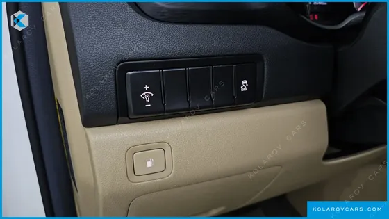 KIA CARNIVAL 9-SEATER HI-LIMOUSINE