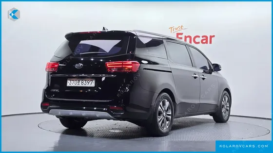 KIA CARNIVAL 9-SEATER LUXURY