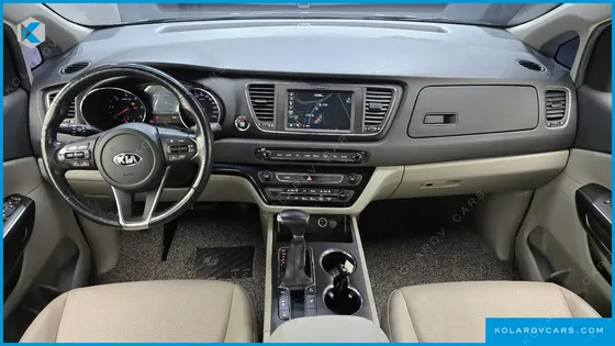 KIA CARNIVAL 9-SEATER LUXURY