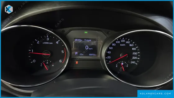 KIA CARNIVAL 9-SEATER LUXURY