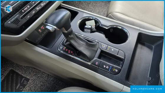 KIA CARNIVAL 9-SEATER LUXURY