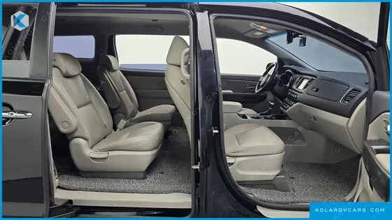 KIA CARNIVAL 9-SEATER LUXURY