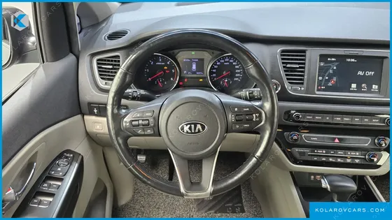KIA CARNIVAL 9-SEATER LUXURY