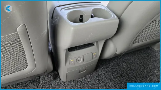 KIA CARNIVAL 9-SEATER LUXURY