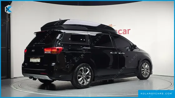 KIA CARNIVAL GASOLINE 7-SEATER HI-LIMOUSINE