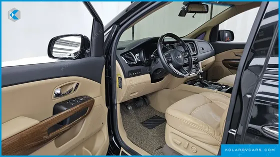 KIA CARNIVAL GASOLINE 7-SEATER HI-LIMOUSINE