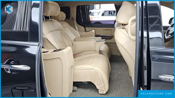 KIA CARNIVAL GASOLINE 7-SEATER HI-LIMOUSINE