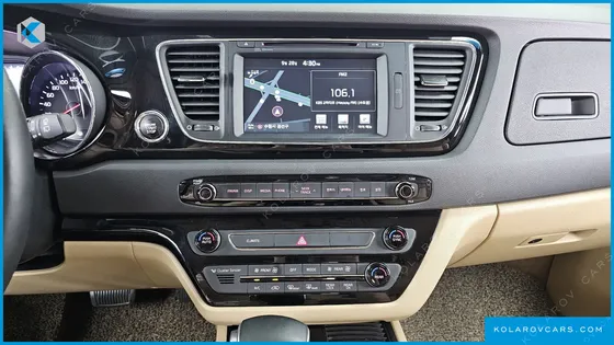 KIA CARNIVAL GASOLINE 7-SEATER HI-LIMOUSINE