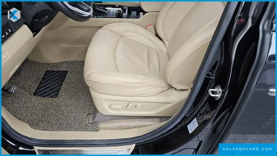 KIA CARNIVAL GASOLINE 7-SEATER HI-LIMOUSINE