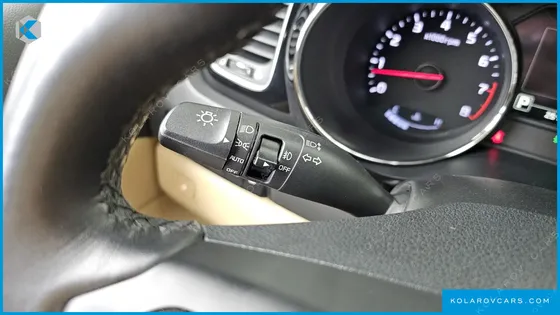 KIA CARNIVAL GASOLINE 7-SEATER HI-LIMOUSINE