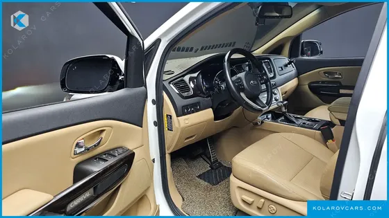 KIA CARNIVAL 9-SEATER PRSTIGE