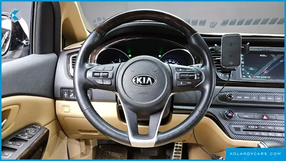 KIA CARNIVAL 9-SEATER PRSTIGE