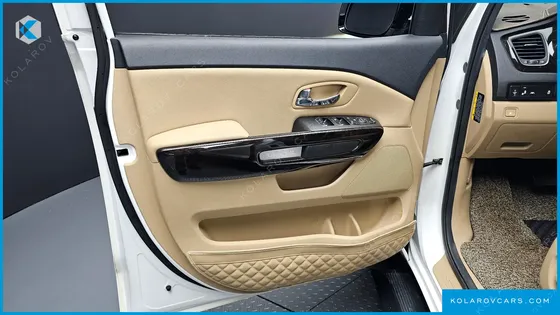 KIA CARNIVAL 9-SEATER PRSTIGE