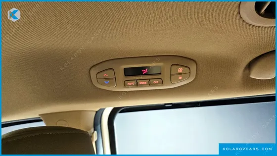 KIA CARNIVAL 9-SEATER PRSTIGE