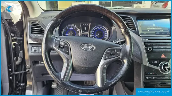 HYUNDAI GRANDEUR HG240 MODERN
