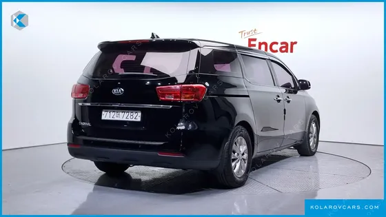 KIA CARNIVAL 11-SEATER DELUXE