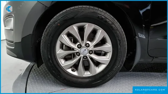 KIA CARNIVAL 11-SEATER DELUXE