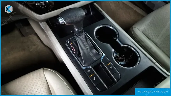 KIA CARNIVAL 11-SEATER DELUXE