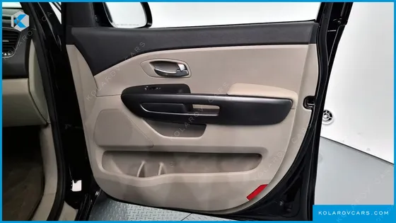 KIA CARNIVAL 11-SEATER DELUXE