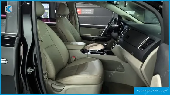 KIA CARNIVAL 11-SEATER DELUXE