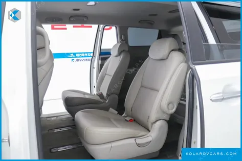 KIA CARNIVAL 11-SEATER LUXURY