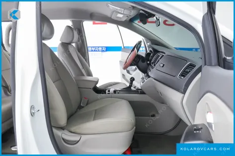 KIA CARNIVAL 11-SEATER LUXURY