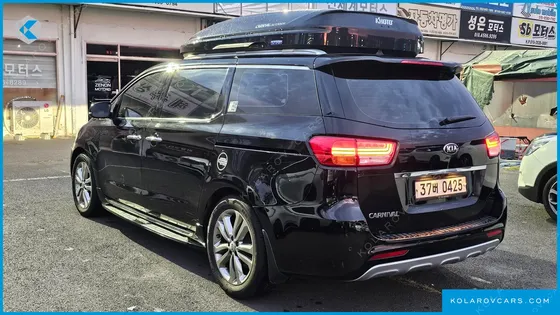 KIA CARNIVAL 9-SEATER NOBLESSE