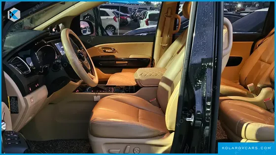 KIA CARNIVAL 9-SEATER NOBLESSE