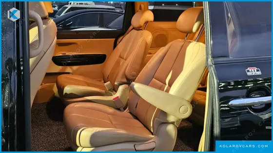 KIA CARNIVAL 9-SEATER NOBLESSE