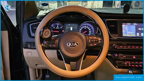 KIA CARNIVAL 9-SEATER NOBLESSE