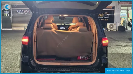 KIA CARNIVAL 9-SEATER NOBLESSE