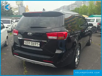 KIA CARNIVAL 9-SEATER NOBLESSE