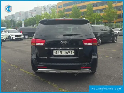 KIA CARNIVAL 9-SEATER NOBLESSE